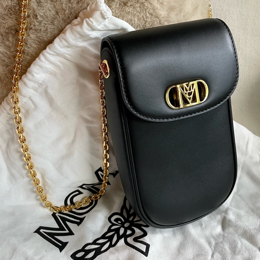 NIB MCM Mode Travia Leather Crossbody with cards and dustbag